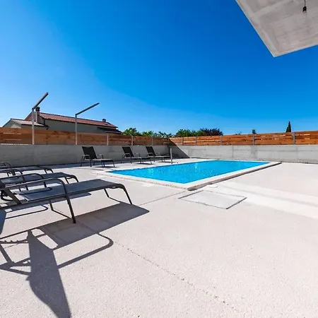 Villa Baraka With Private Pool Near Rovinj - Wiibuk *